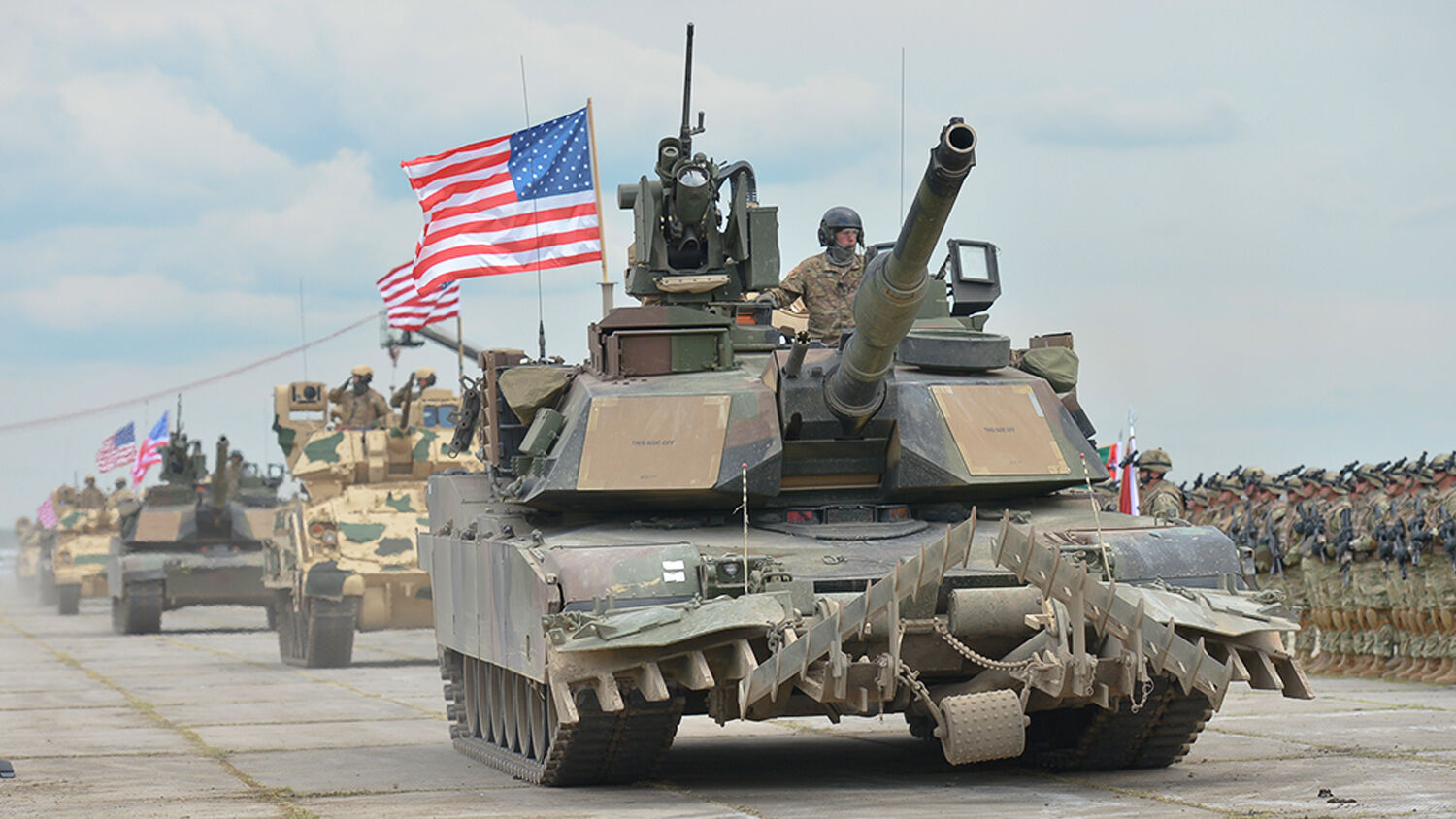is it legal to own a military tank in the us