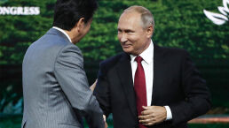 Putin Offers Japan Peace Deal Without Preconditions