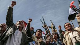 Yemenis Rally in Support of Houthi Rebels