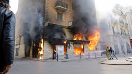 Lebanese Banks Torched in Rekindled Protests