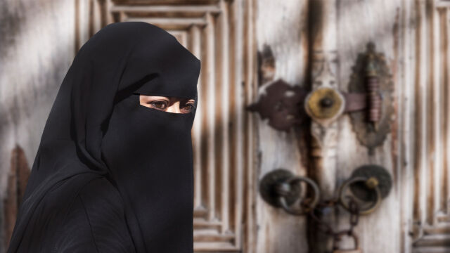 Switzerland Bans the Burka | theTrumpet.com