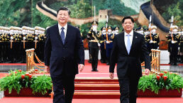 Philippine President Visits China, Shifts Relations Into High Gear