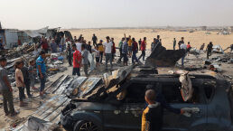 Israeli Air Strike Causes Fire in Palestinian Camp in Rafah