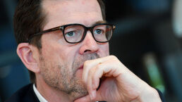 Guttenberg Fears a Weak Germany Is an Easy Target for Trump