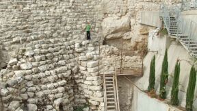 Excavating Area G—a Time Capsule of Jerusalem’s Destruction